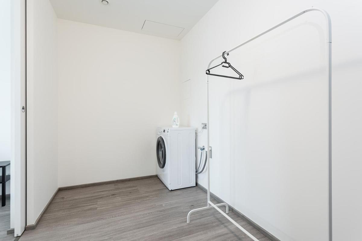 Yellow Apartment With Parking Praga Exterior foto